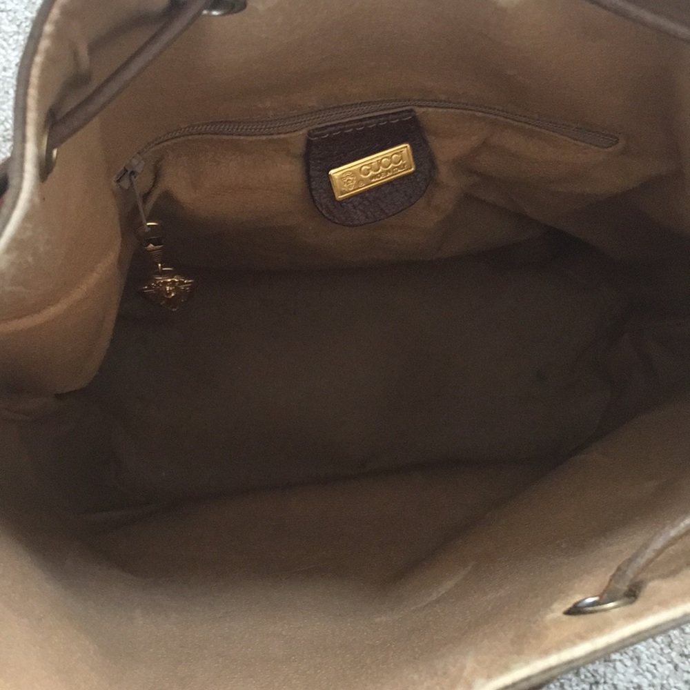Gucci Vintage Bucket Bag - Picture 5 of 17